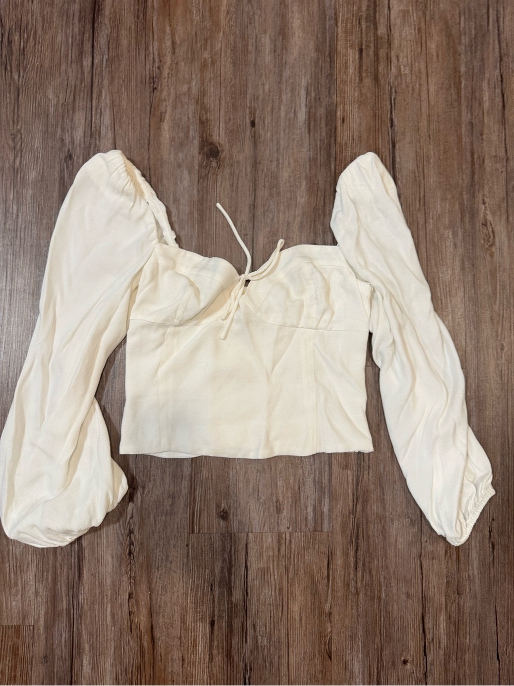 Wilfred Cream Puff-Sleeve Sweetheart Crop Top